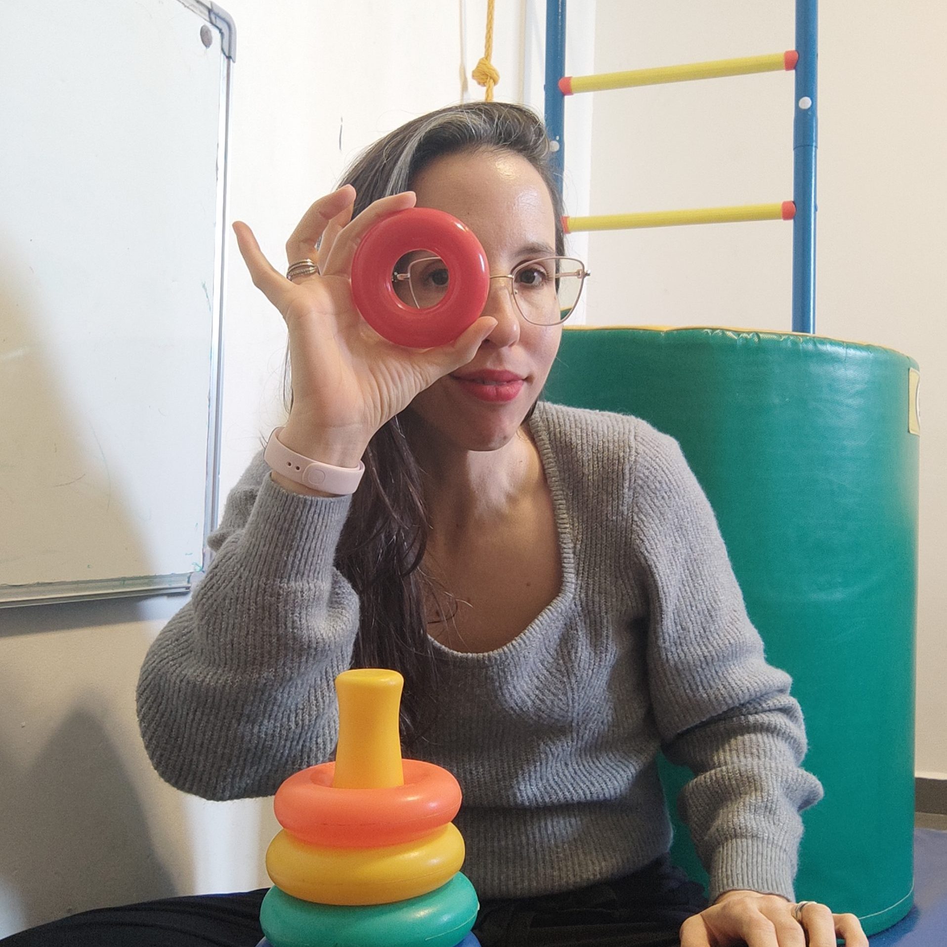 איריס חן תמונה בקליניקה מגדל טבעות
